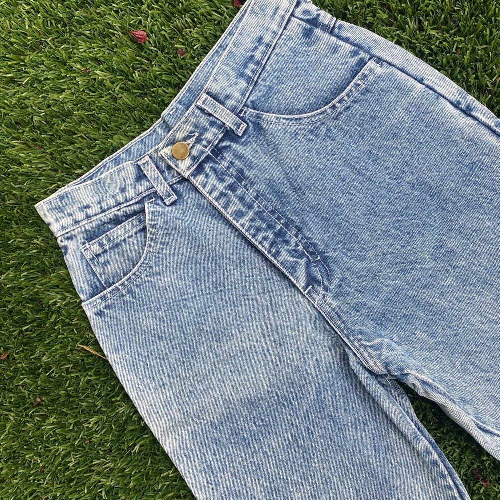 Perfectly broken in 90s Vintage Classic Highwaisted Denim Blue Jeans 24 Womens - Picture 2 of 5